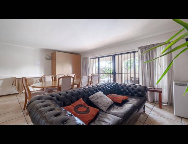 6 BEDROOM HOUSE FOR SALE IN PAROW NORTH